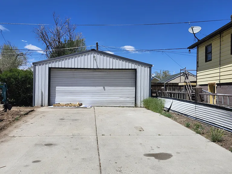 1011 N Front St — Photo 9