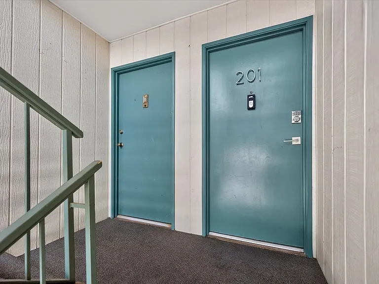 2150 S Vaughn Way #202 — Photo 23