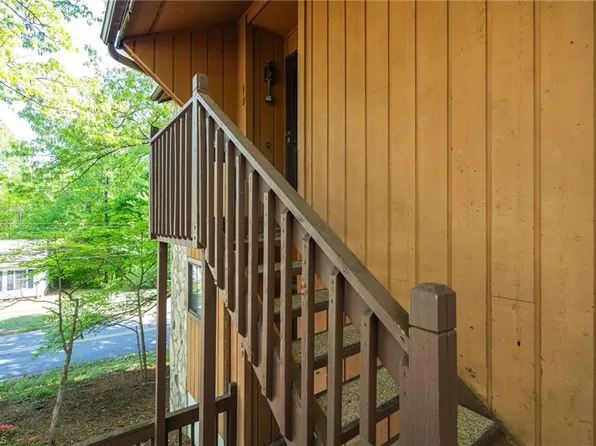 110 Cloister Oaks Cir, Winston Salem, NC 27127