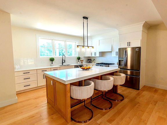 3rd image of 55 Indian Rock Road