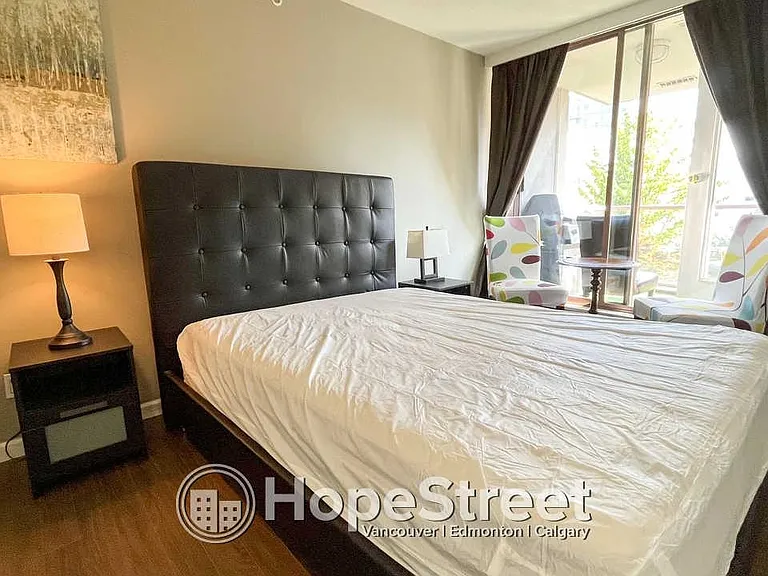 1633 W 8th Ave #304 — Photo 8