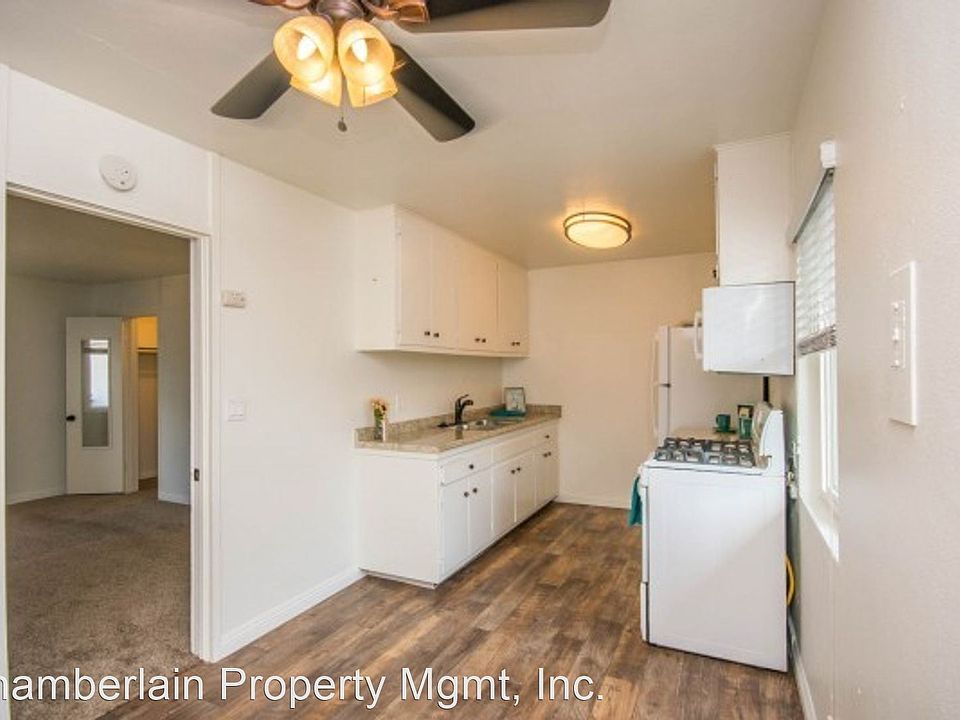 1st image of 381 Oak Ave APT 6
