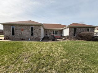 14133 Rebecca Ln, Clinton, IL