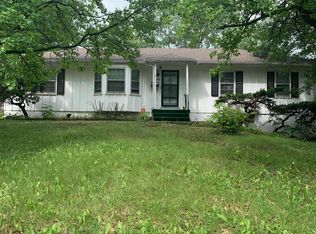 8300 Manning Ave, Raytown, MO 64138