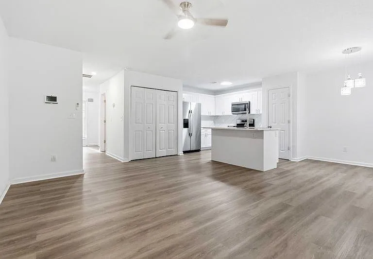 420 Thistle Cv — Photo 5
