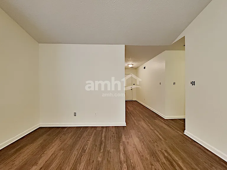 6465 Chestnut Bend Dr — Photo 3