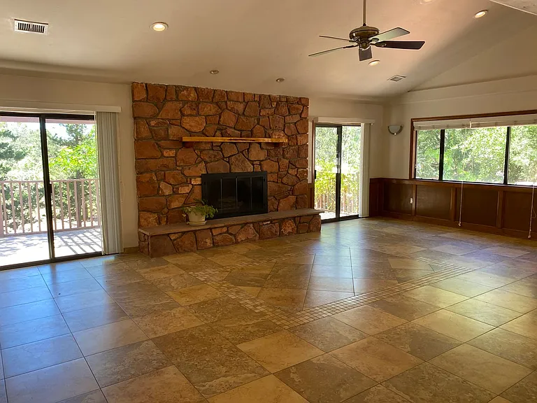 2285 Sanborn Dr — Photo 9