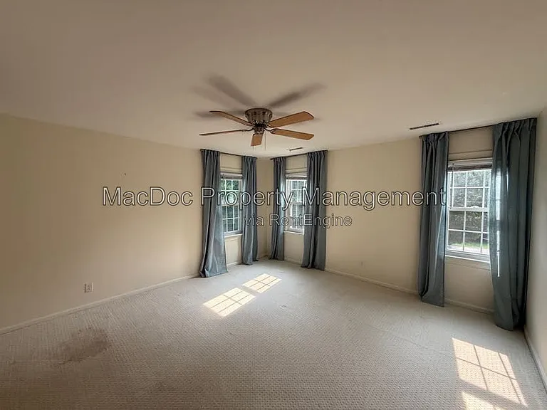 428 Ingleside Dr — Photo 37