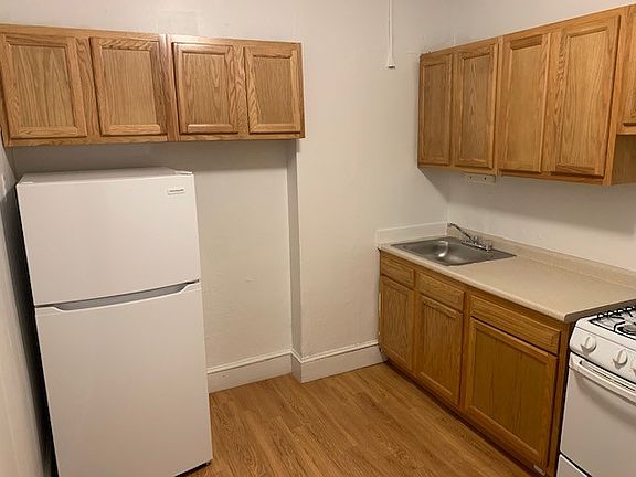 2nd image of 1810 Commonwealth Ave APT 2