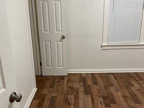 2nd image of 3925 Missouri St