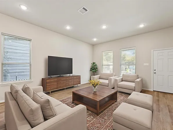 8685 Sassafras St, Willis, TX 77318