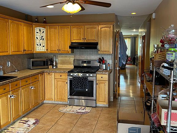 3rd image of 71 Purcell St #1