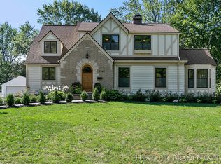 2560 Elmwood Dr SE, East Grand Rapids, MI