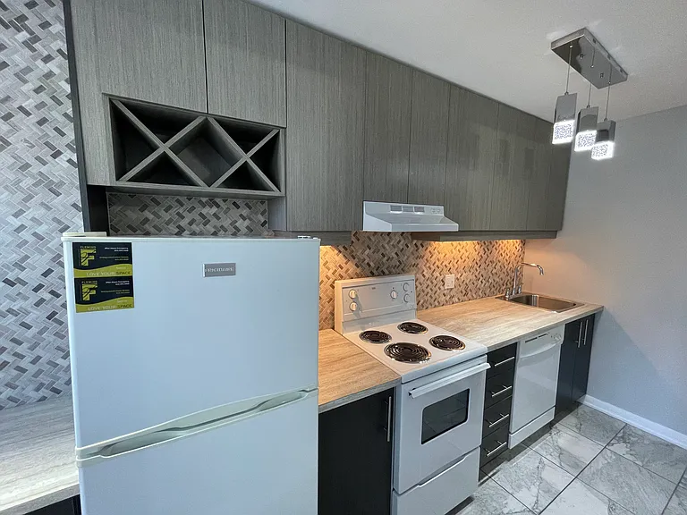340 Cooper St #33 — Photo 9