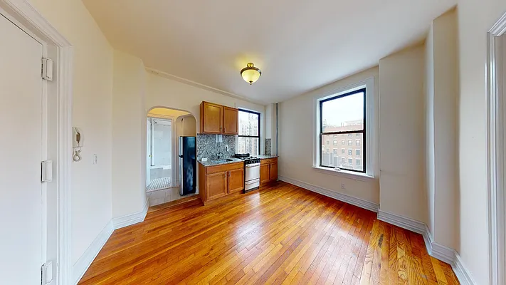 Rented by Bond New York | media 23