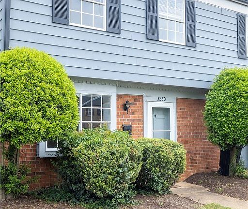 3rd image of 3250 Hunters Mill Cir