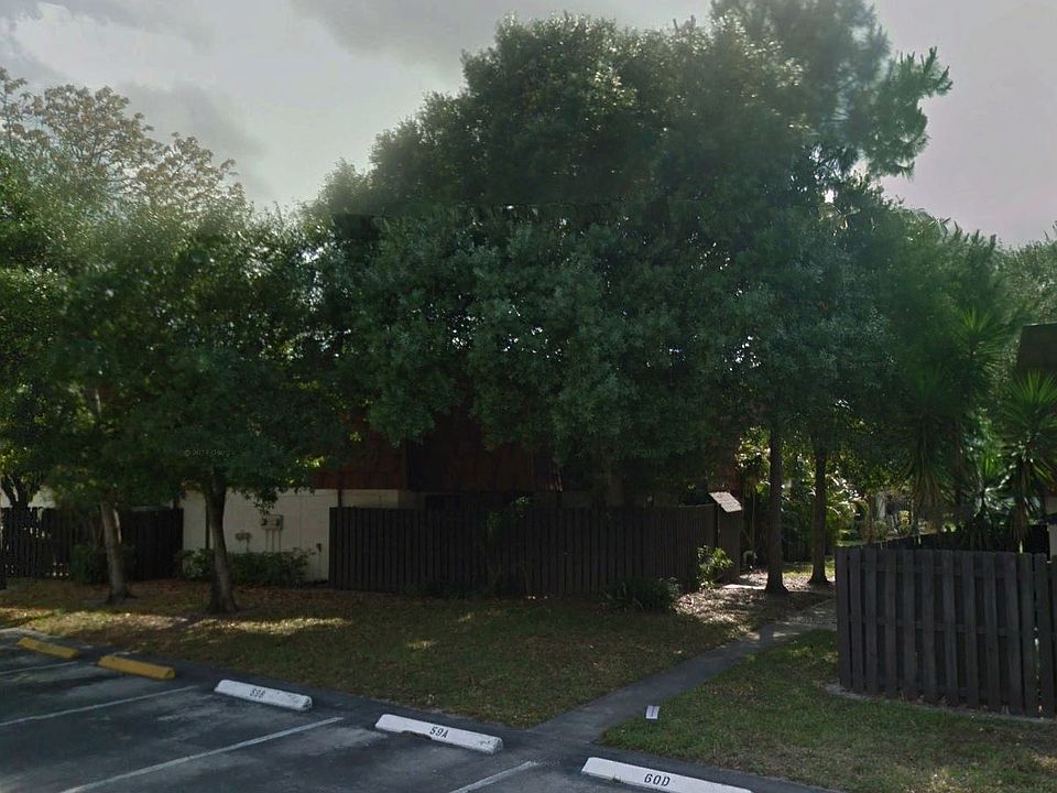 1st image of 2211 White Pine Cir APT A