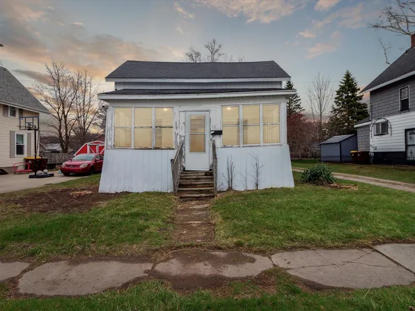 724 Bridge Ave, Alma, MI 48801