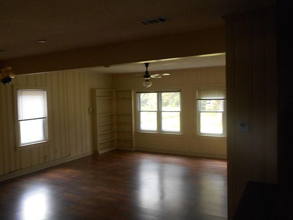 4th image of 724 S Dyer Cir