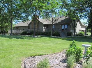 N7625 Indian Hills Trl, Beaver Dam, WI 53916