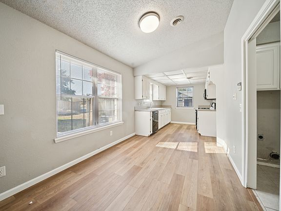 4th image of 2009 W Honolulu St