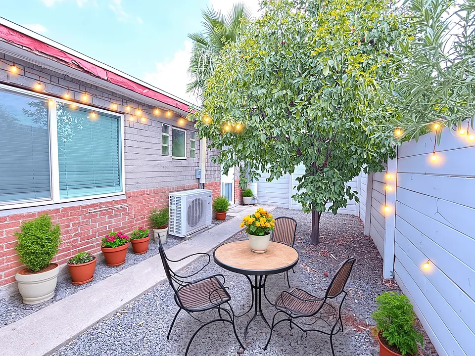 320 W Highland Ave