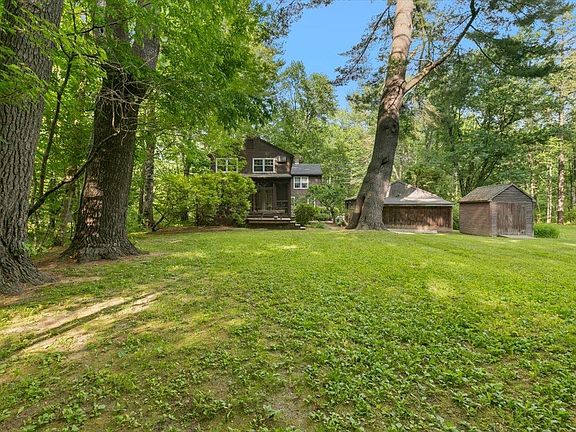 2nd image of 42 Old Town Farm Road