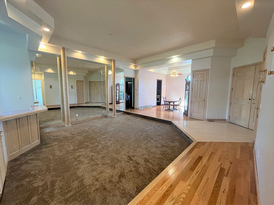 2303 Burleigh St, Yankton, SD 57078 Zillow