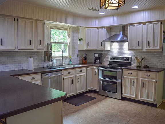 4th image of 4077 Count Fleet Dr