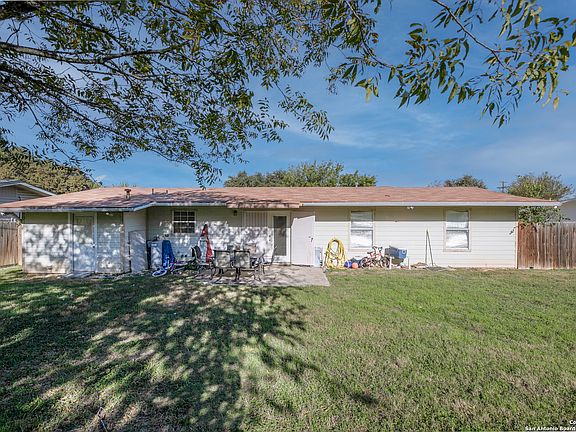 5th image of 310 COLEBROOK DR