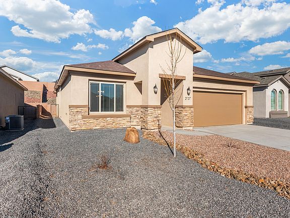 2nd image of 2937 Tierra Del Mar Ave NE