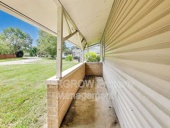 4th image of 546 Mooreland Dr