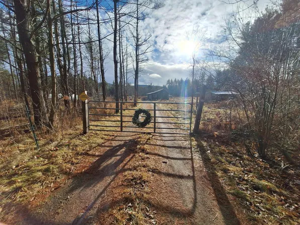 219 Green St, Keeseville, NY 12944