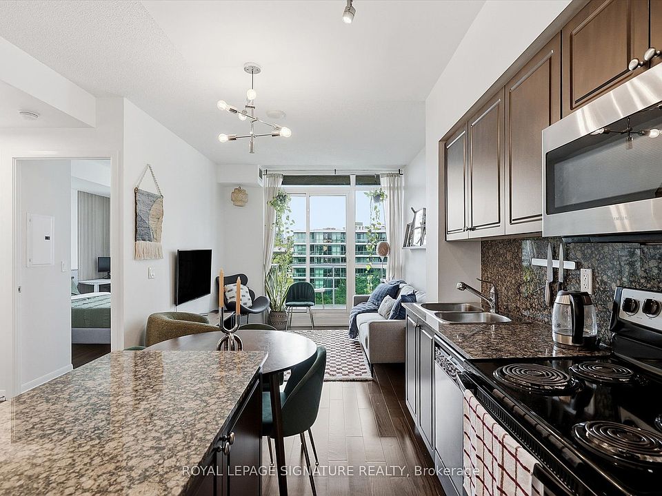1st image of 215 Fort York Blvd #711