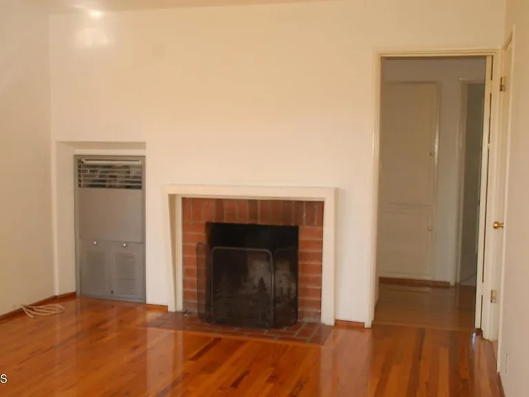 1637 Raymond Hill Rd — Photo 19
