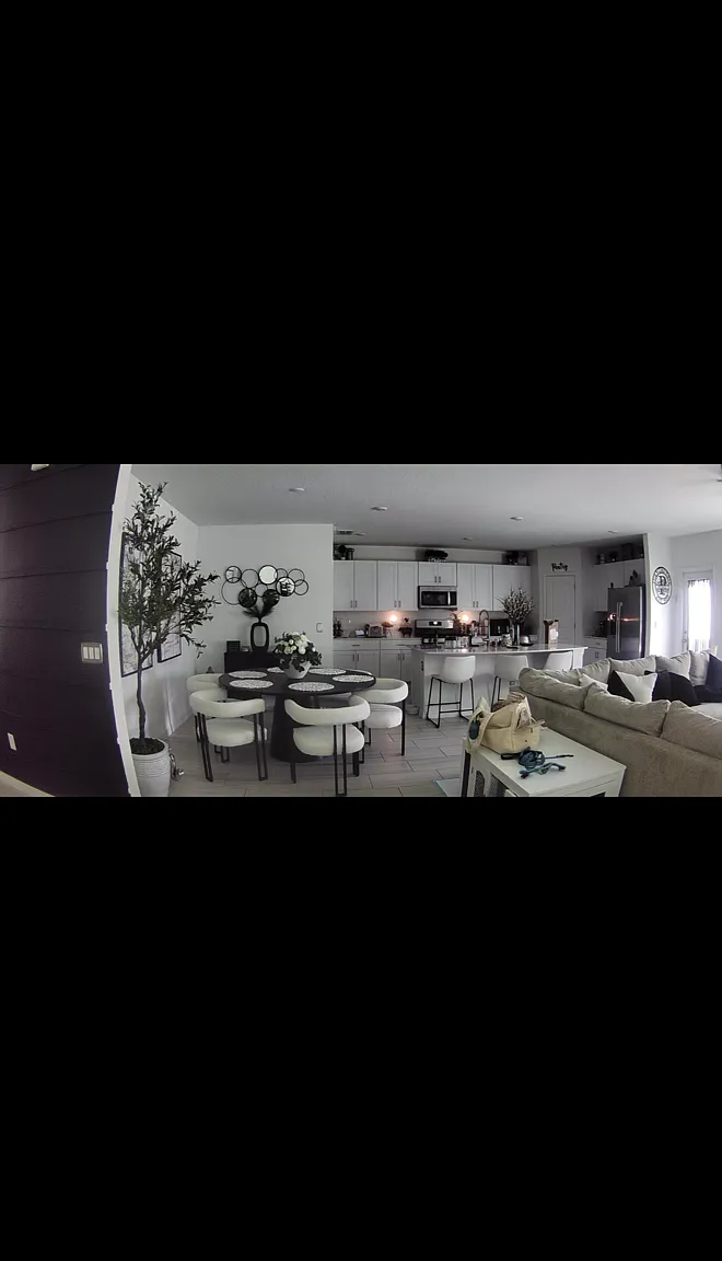 5 bed, 2415 sqft, $3,000 — Photo 2