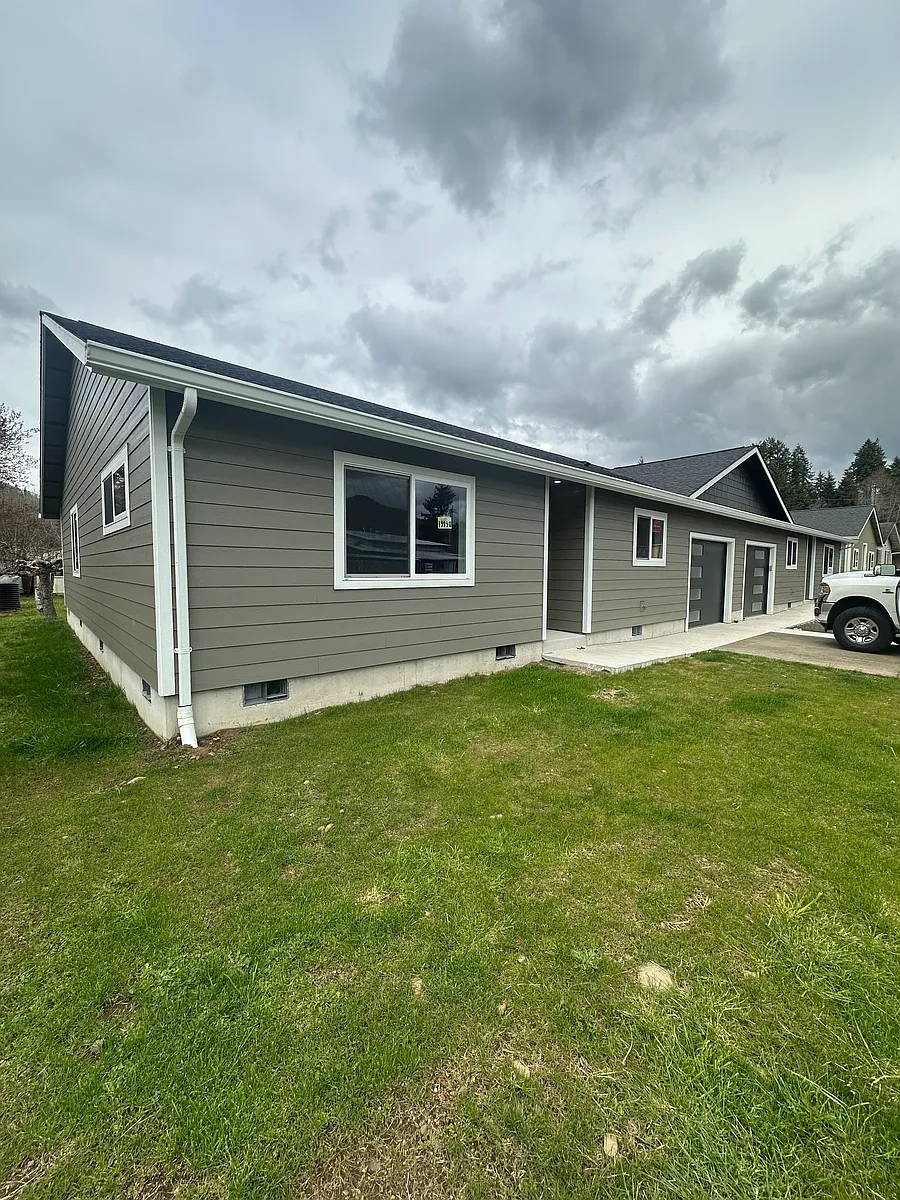 Building Photo - 30555 Blaine Rd