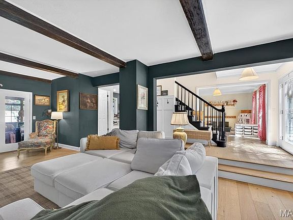 5th image of 9 Carriage Way W