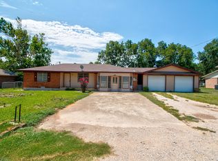 212 Glory St, Aubrey, TX 76227