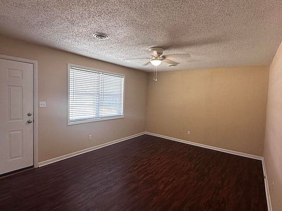 3rd image of 2377 Dublin Dr