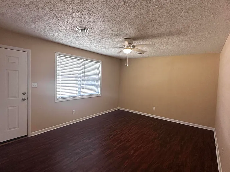 2377 Dublin Dr — Photo 3
