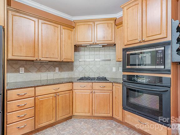 5th image of 8704 Dartmoor Pl