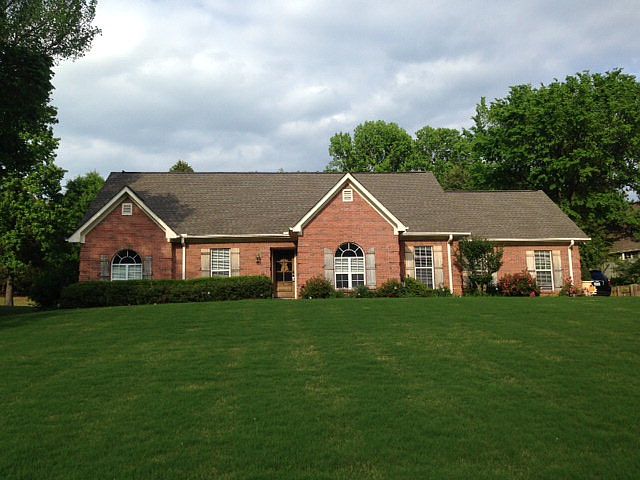 1st image of 816 Maplewood Dr