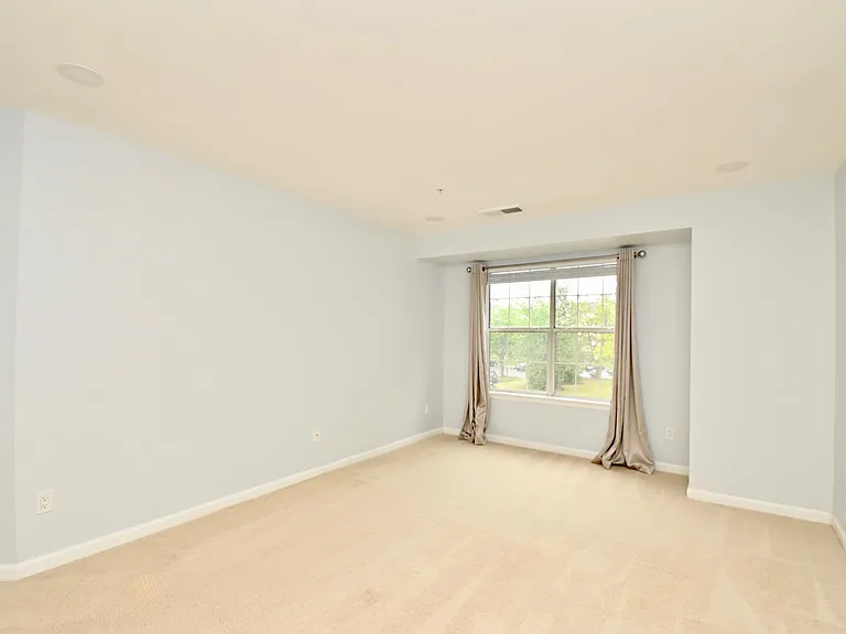 Large primary bedroom.