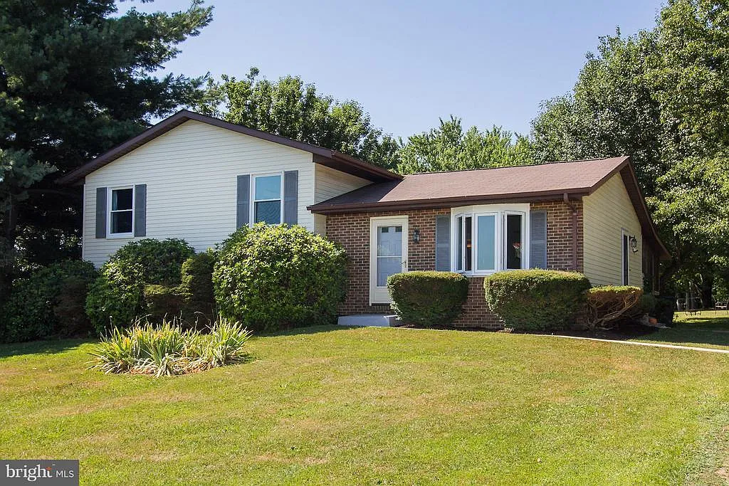 2121 Walsh Dr photo 1