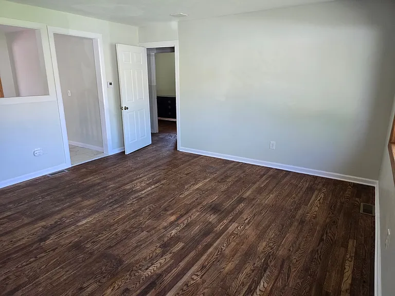 21 Stanton Ave — Photo 2