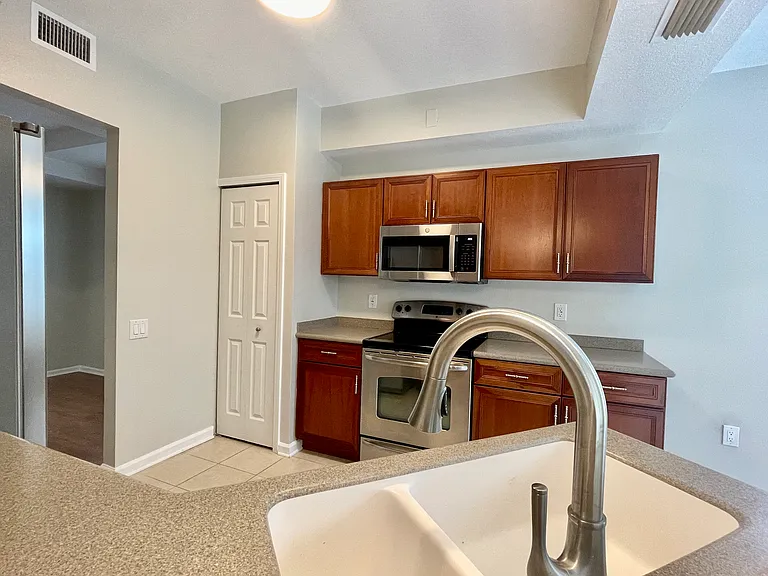 820 Lantern Way #101 — Photo 7