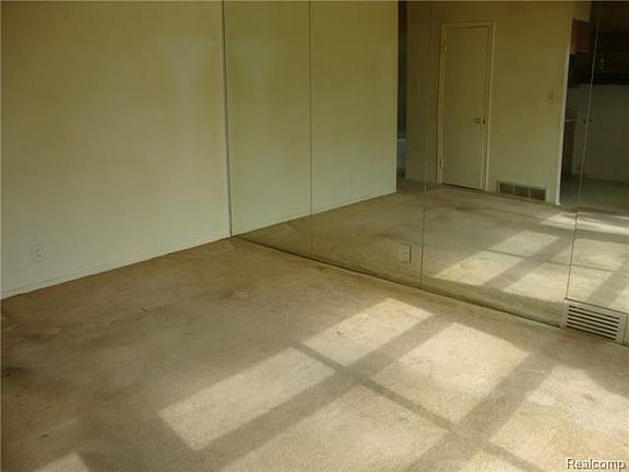 3rd image of 2368 Ackley Ave #198