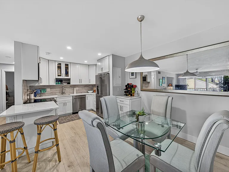 6429 Bay Club Dr #3 — Photo 24
