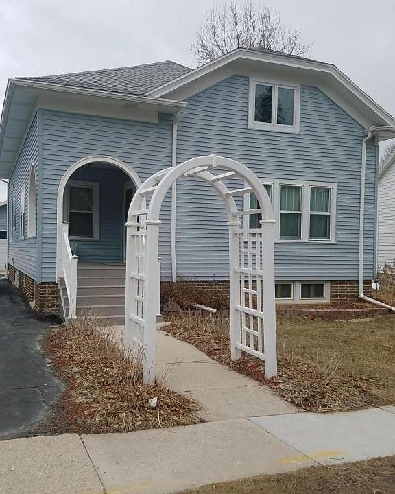1st image of 438 Western Ave